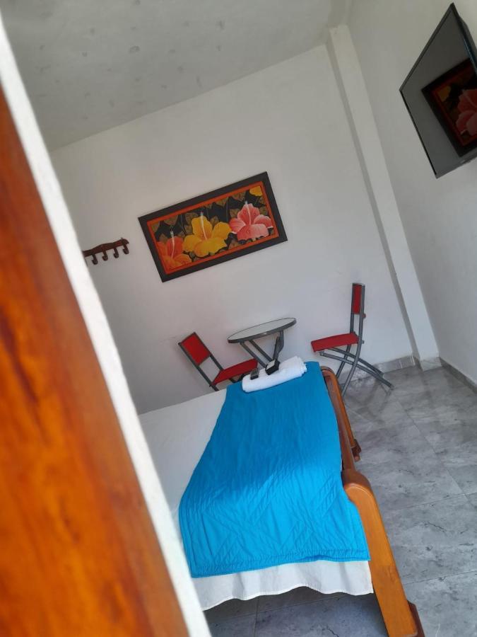 Hotel Isla Capri Mompos Bagian luar foto